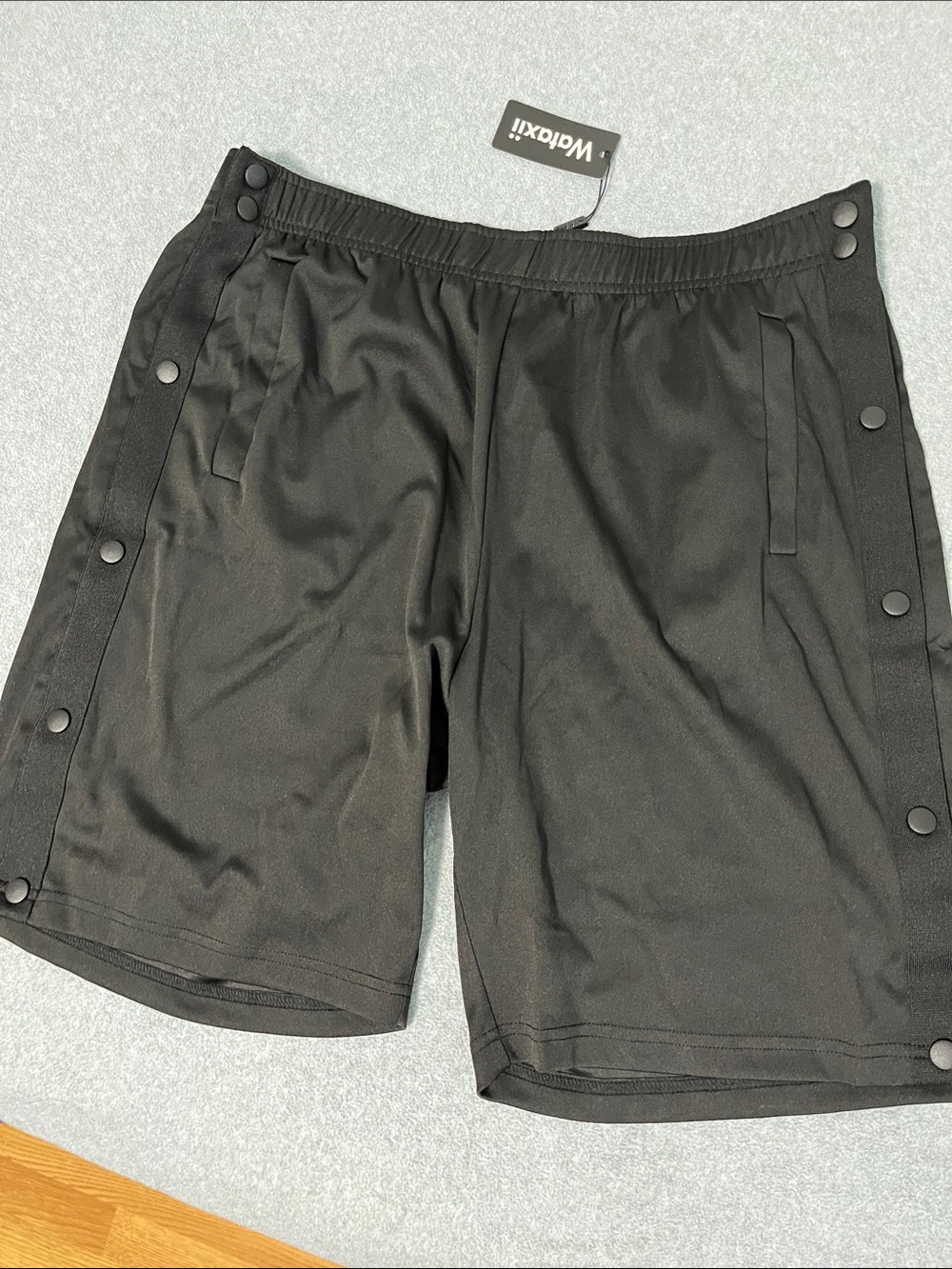 Men's Black Snap-Trim Athletic Shorts